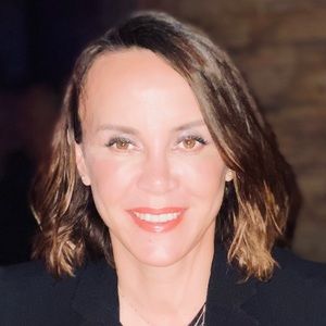 Meet your Posher, Larissa